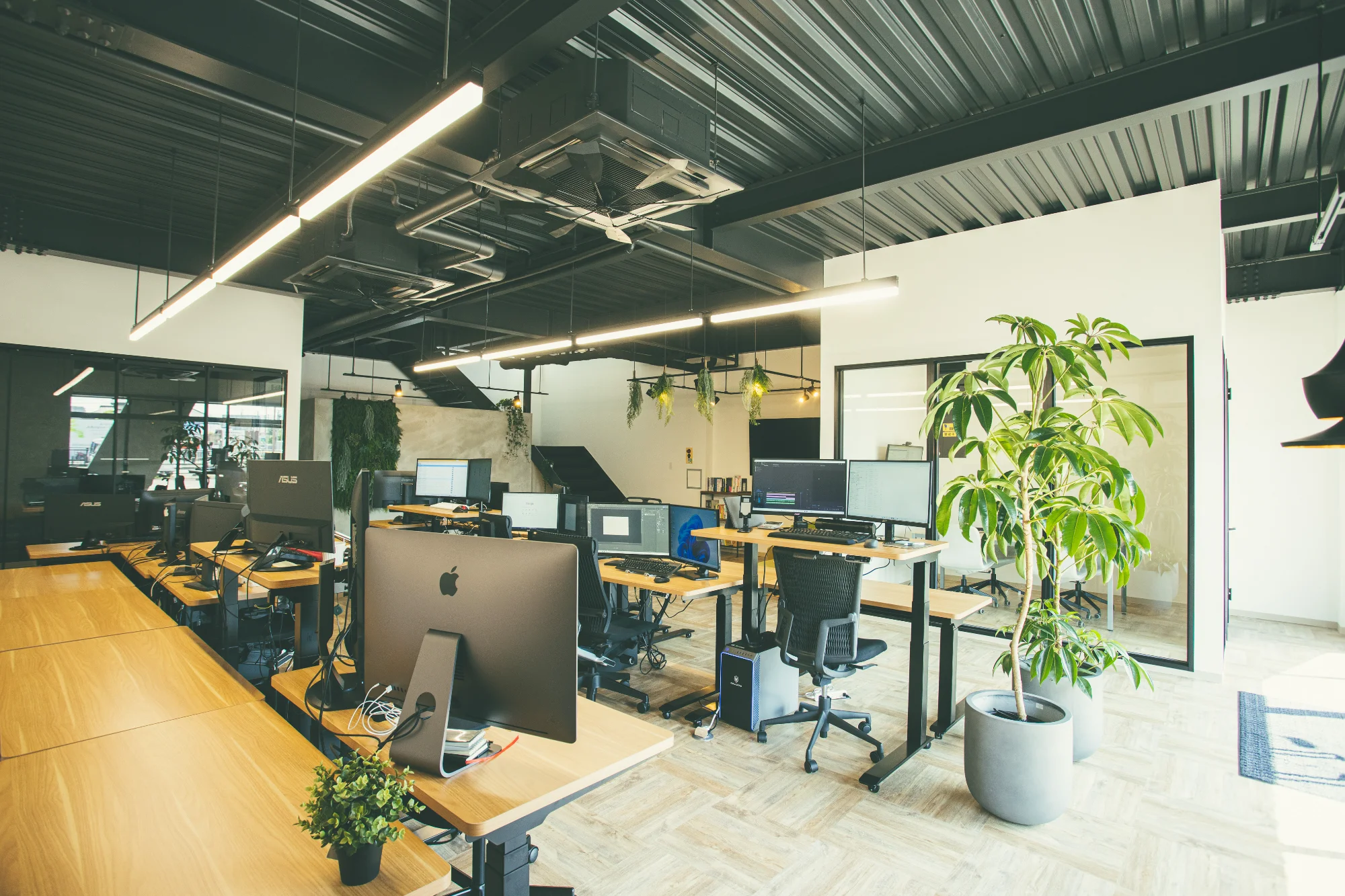 LINCREADオフィス全体